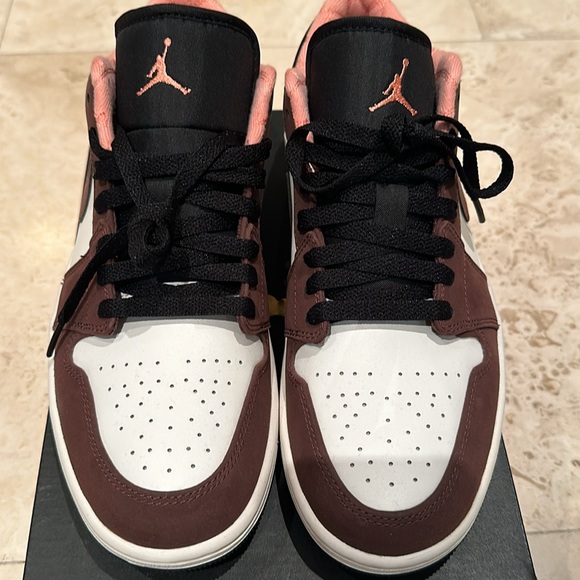 *Sold* Jordan 1 Low SE 8.5 Mocha - Picture 6 of 8